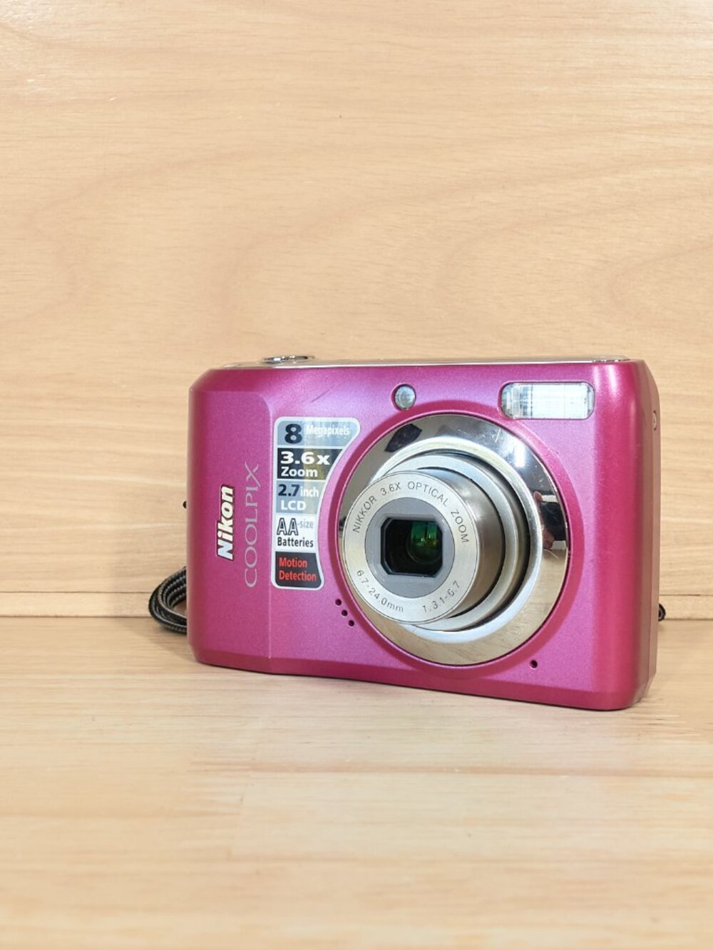 Nikon COOLPIX L19 8MP CCD Digital Camera Shiny Pink Vintage 3.6x Optical Zoom